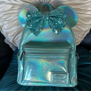 Disney Minnie Mouse Ocean Blue Iridescent Mini Loungefly Backpack: NWT